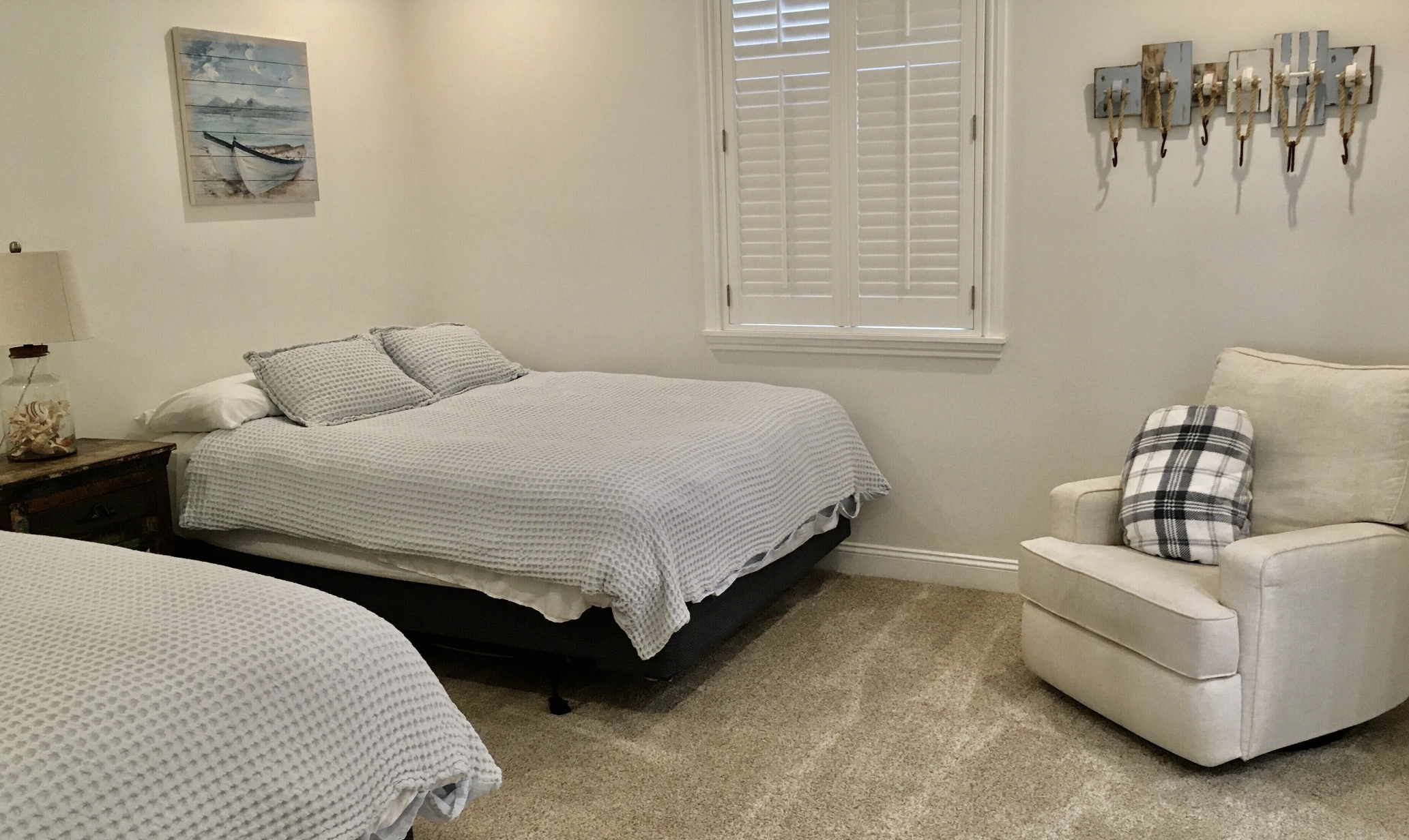 Bedroom 3 with two queen beds
